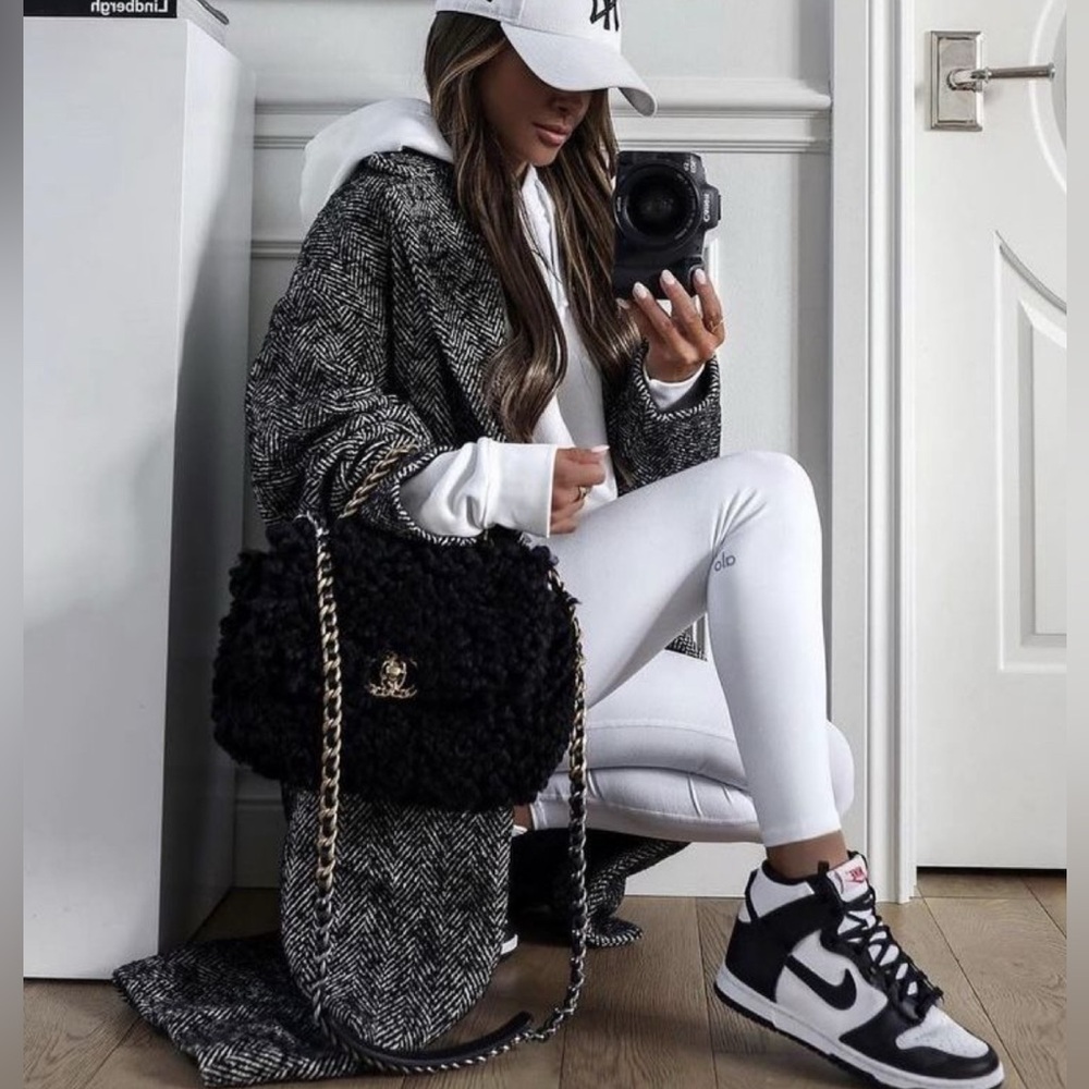 Nike Black and White Sneakers